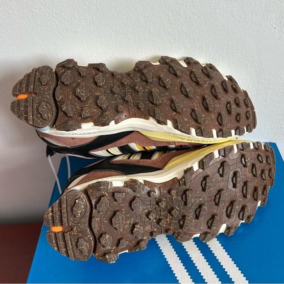 Adidas hyperturf sneakers size 39 1/3 - Picture 6 of 7